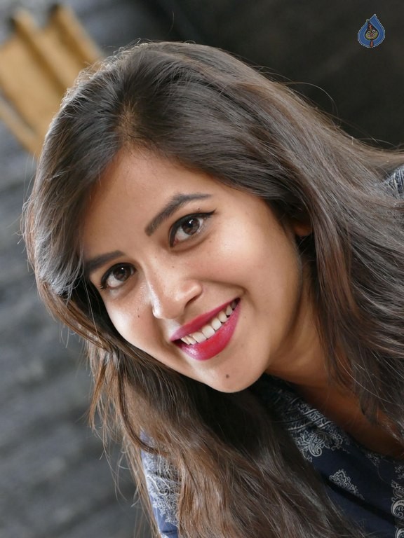 Komali New Photos - 19 / 20 photos