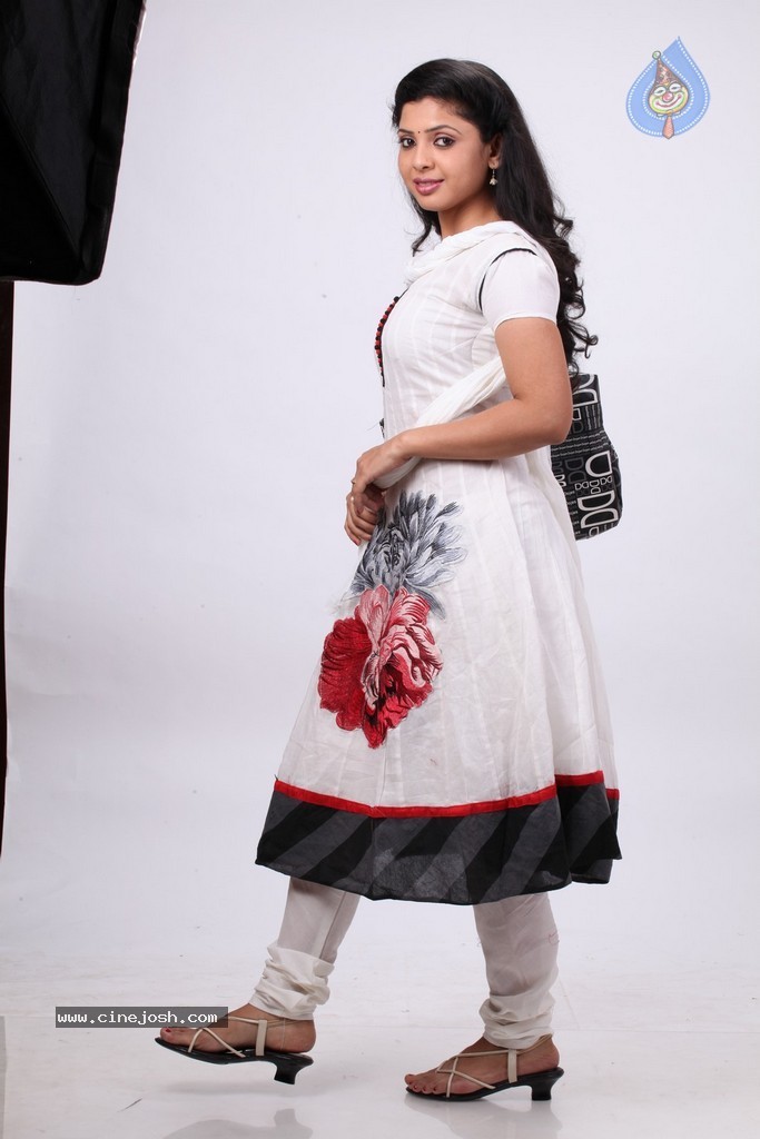 Koyal Das New Photos - 34 / 35 photos