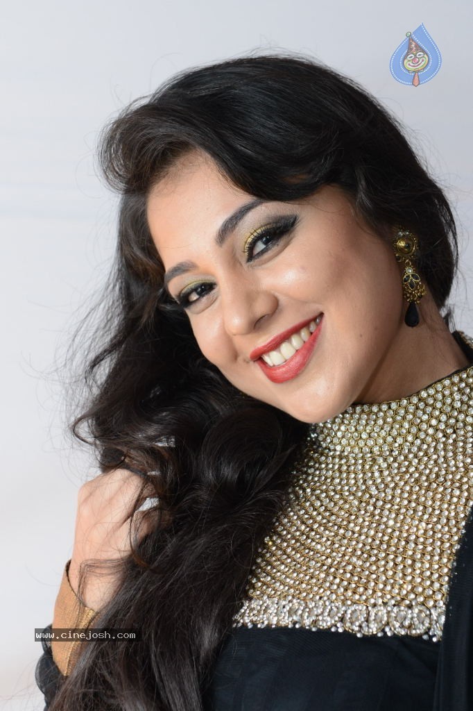 Krathi Stills - 27 / 50 photos