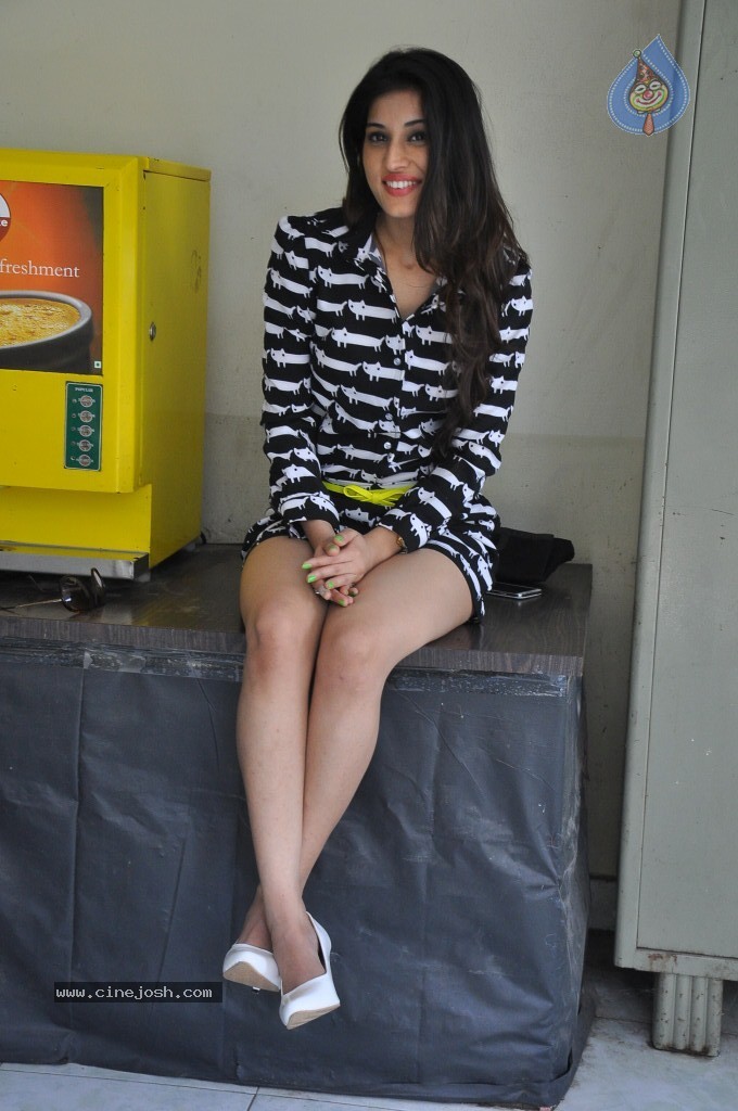 Krithika Latest Stills - 19 / 140 photos