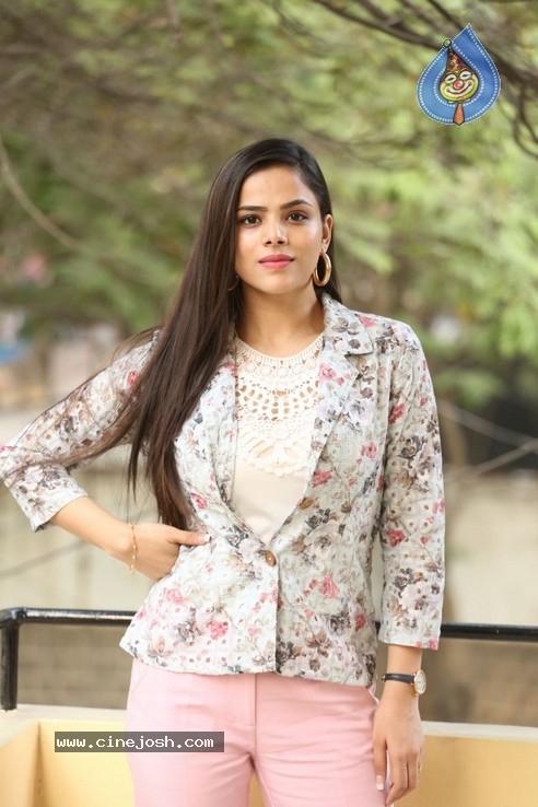 Kriti Garg Photos - 32 / 42 photos