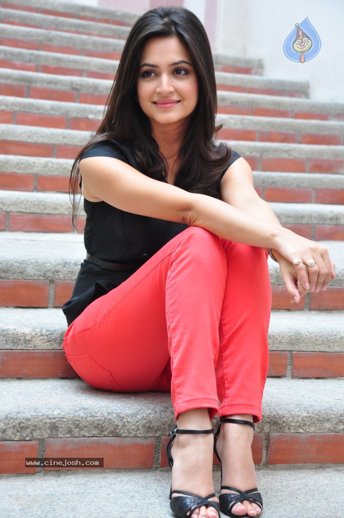 Kriti Kharbanda Latest Photos - 9 / 72 photos