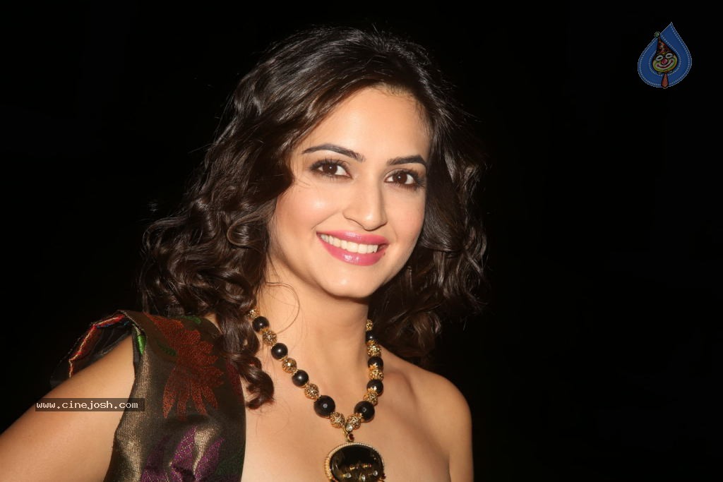 Kriti Kharbanda New Stills - 104 / 110 photos