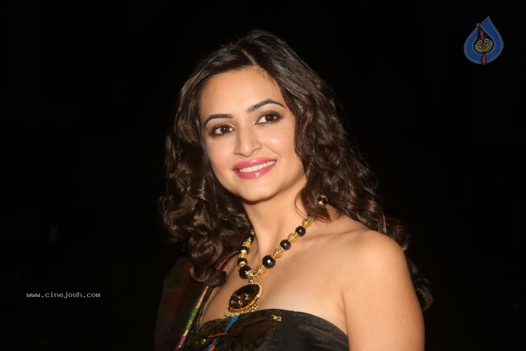 Kriti Kharbanda New Stills - 110 / 110 photos