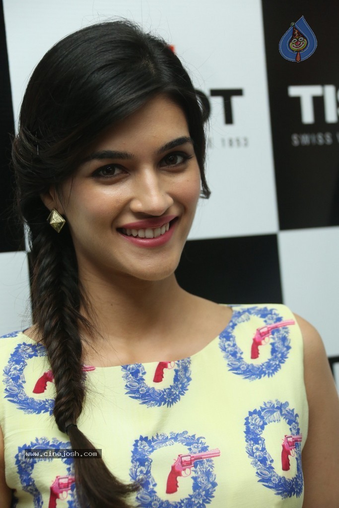 Kriti Sanon Latest Stills - 40 / 152 photos
