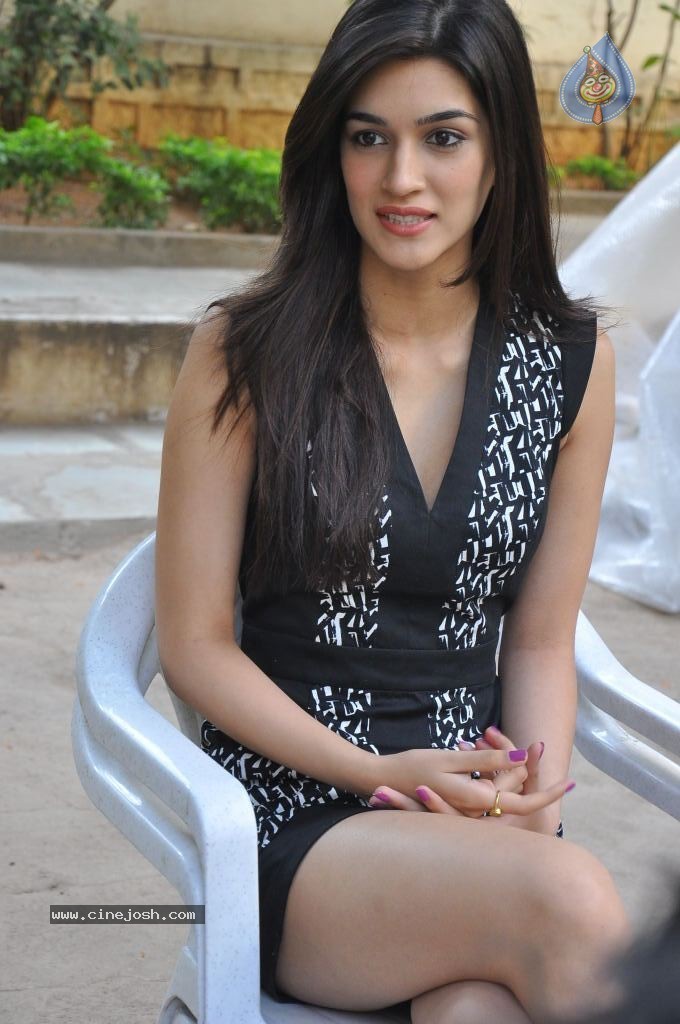 Kriti Sanon Latest Stills - 24 / 169 photos