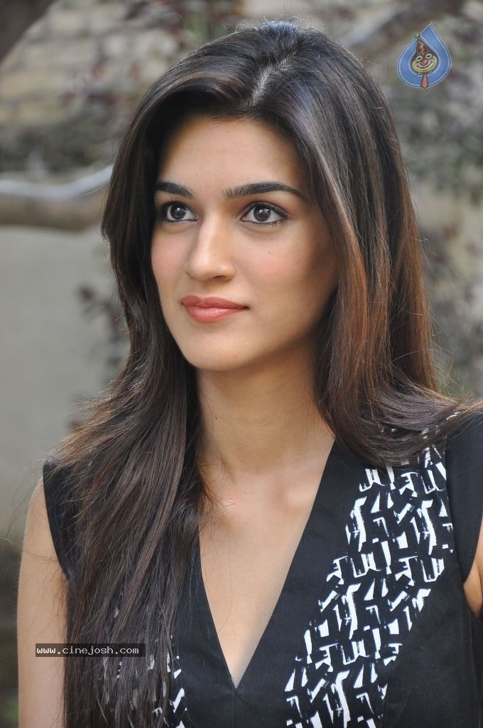 Kriti Sanon Latest Stills - 35 / 169 photos