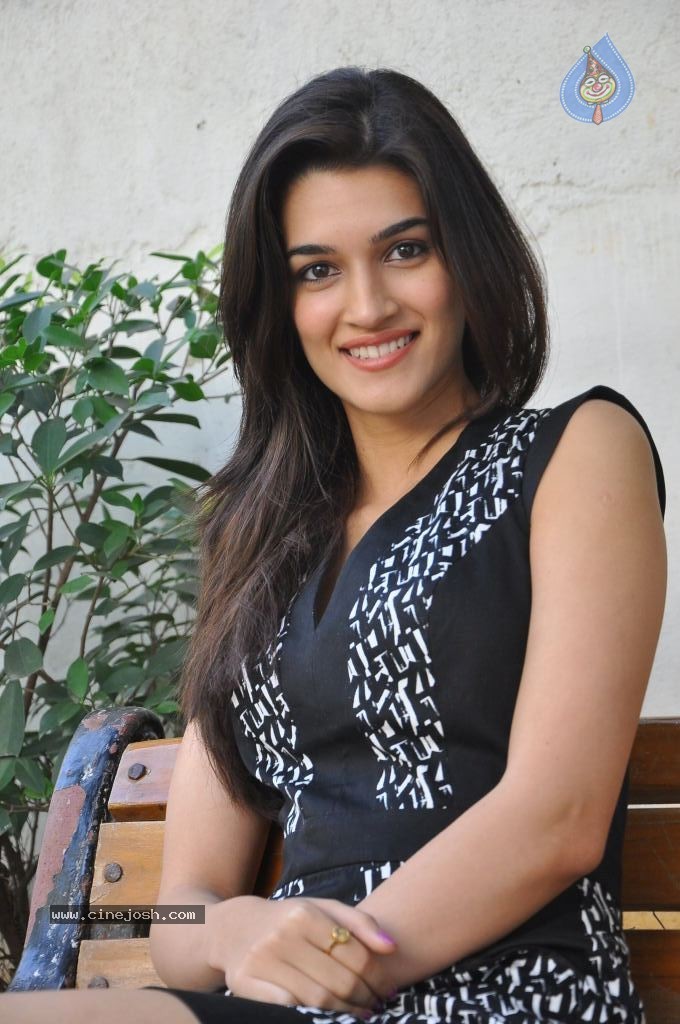 Kriti Sanon Latest Stills - 57 / 169 photos