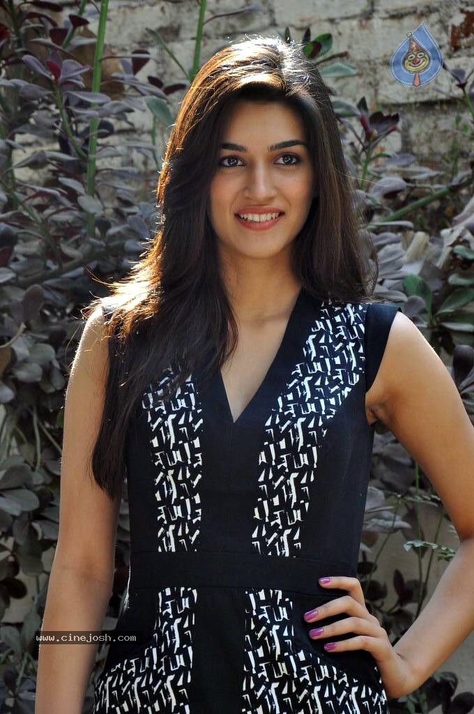 Kriti Sanon Latest Stills - 62 / 169 photos