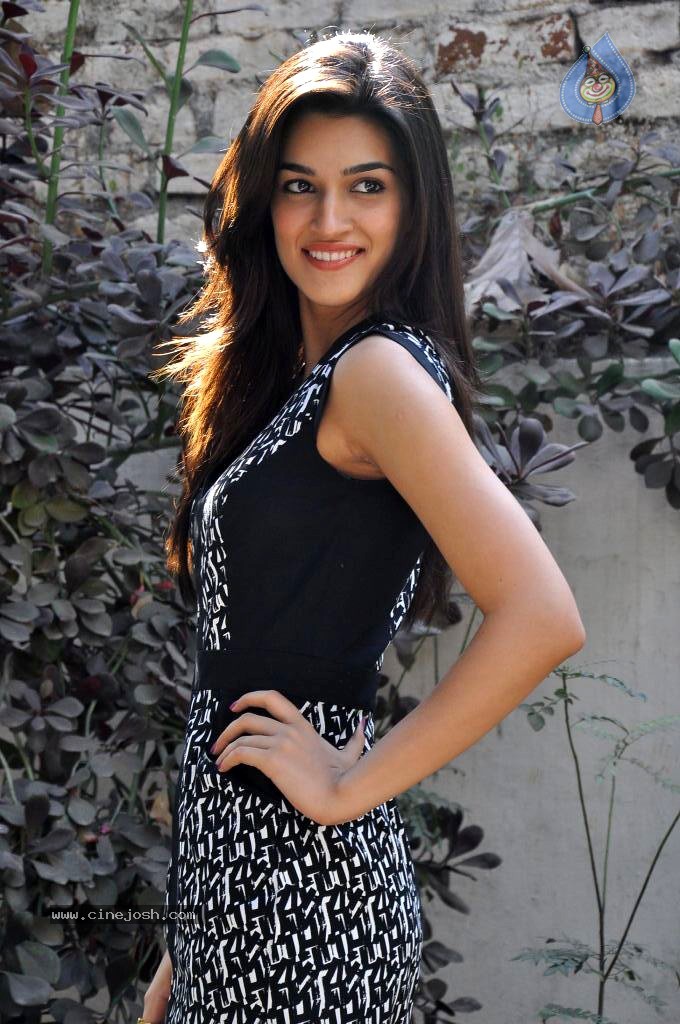 Kriti Sanon Latest Stills - 64 / 169 photos