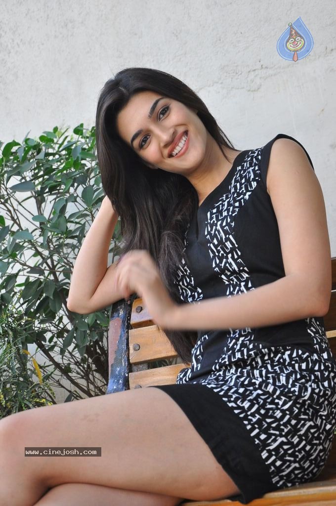 Kriti Sanon Latest Stills - 70 / 169 photos