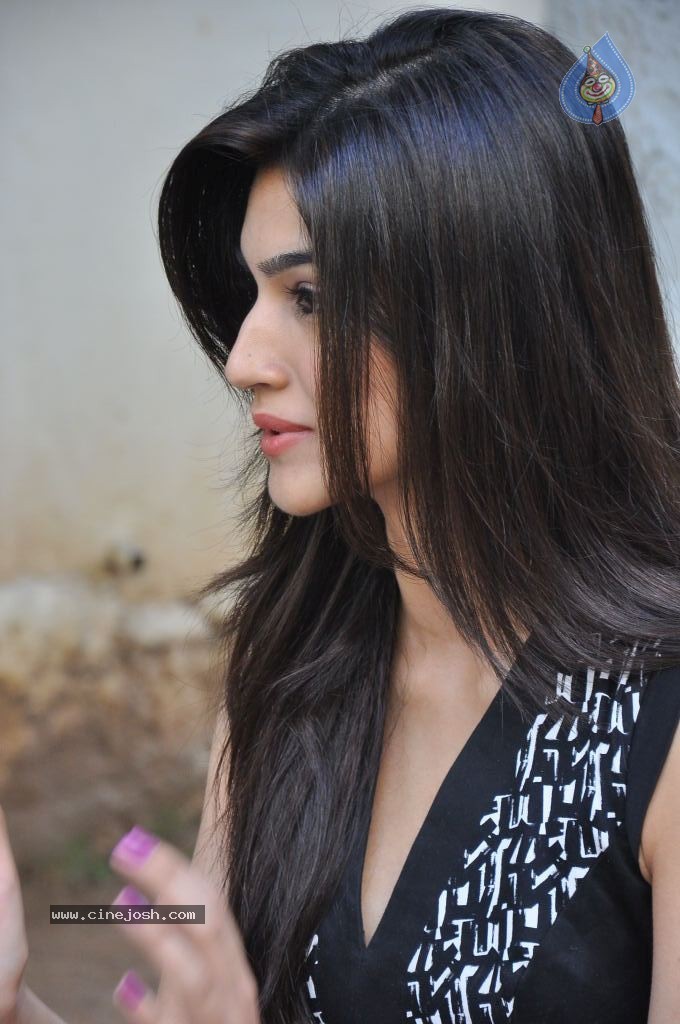 Kriti Sanon Latest Stills - 74 / 169 photos