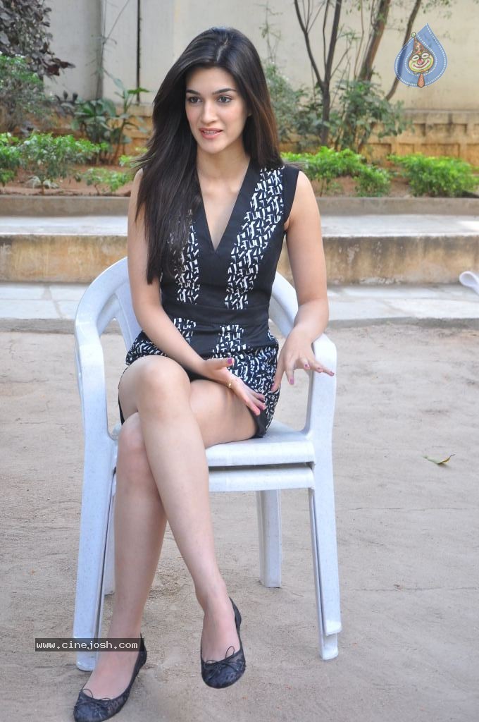 Kriti Sanon Latest Stills - 77 / 169 photos