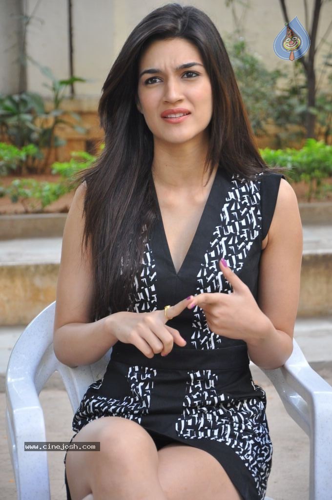 Kriti Sanon Latest Stills - 104 / 169 photos