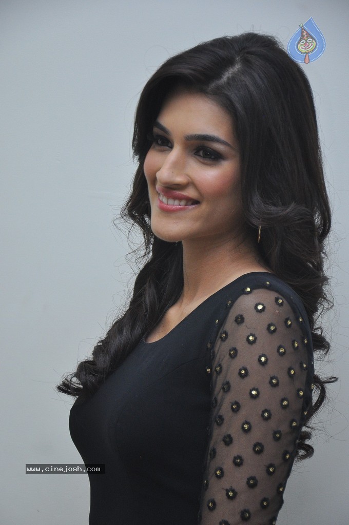 Kriti Sanon Stills - 14 / 43 photos