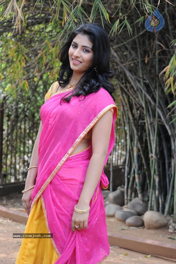Kruthika Jayakumar New Stills - 30 / 71 photos
