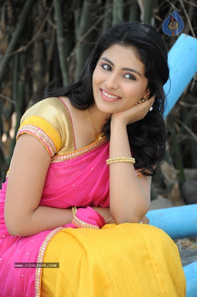 Kruthika Jayakumar New Stills - 40 / 71 photos