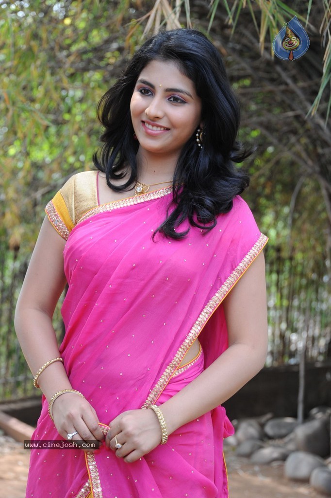 Kruthika Jayakumar New Stills - 52 / 71 photos