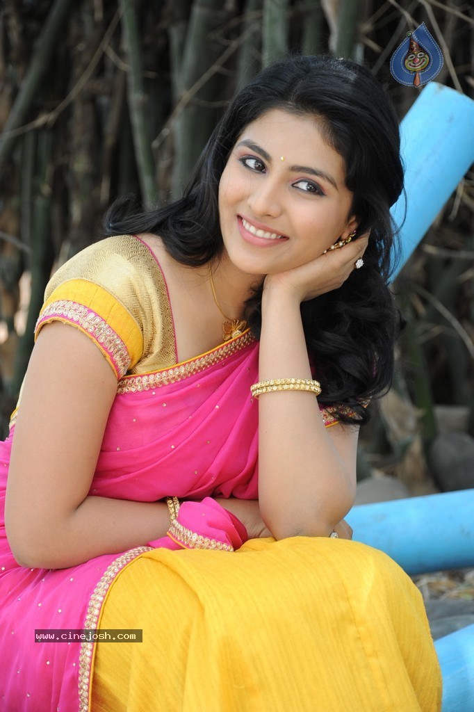Kruthika Jayakumar New Stills - 65 / 71 photos