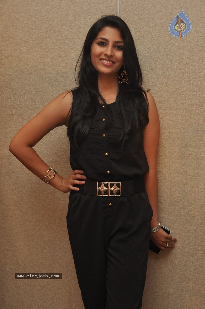 Kruthika Jayakumar Stills - 9 / 38 photos