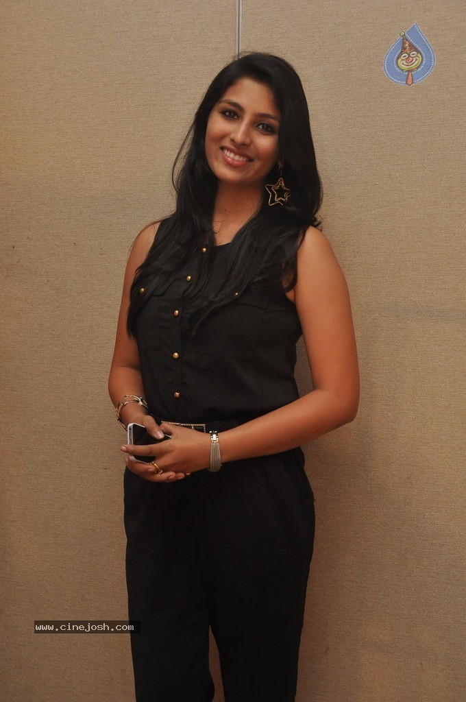 Kruthika Jayakumar Stills - 16 / 38 photos