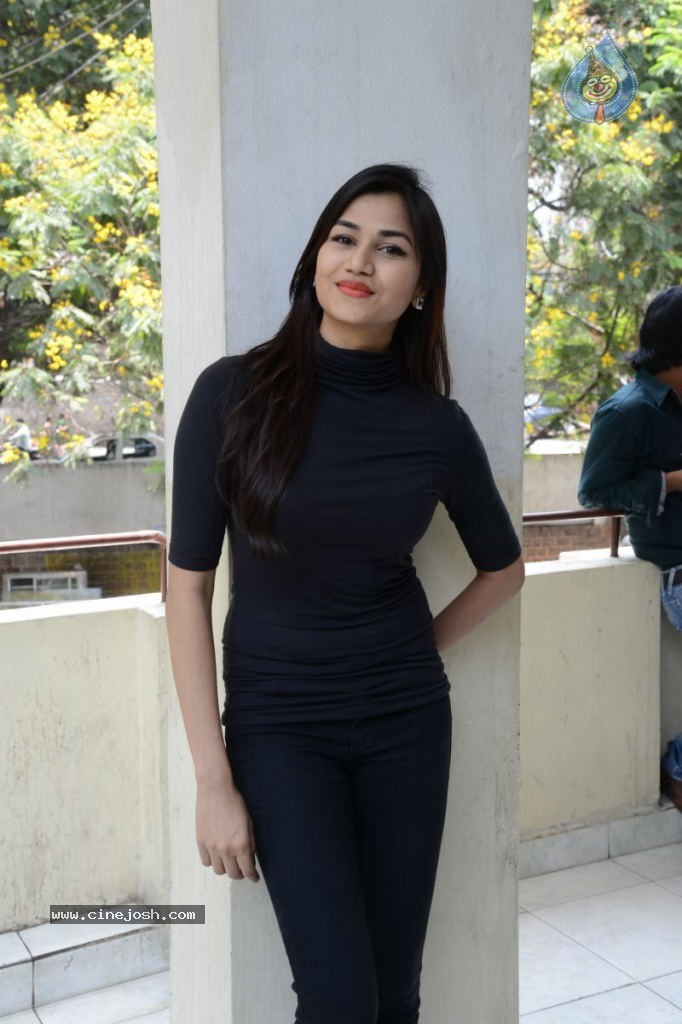 Kumuda Stills - 16 / 84 photos