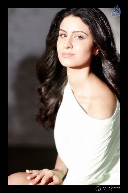 Kushi Sadry Latest Photos - 9 / 25 photos