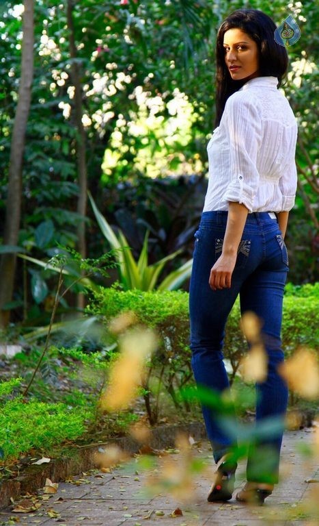 Kushi Sadry Latest Photos - 14 / 25 photos