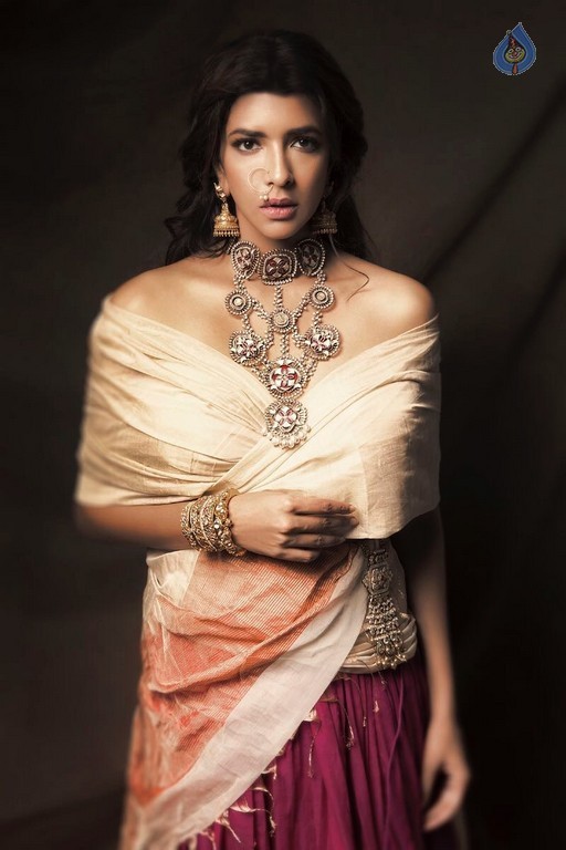 Lakshmi Manchu New Photo Shoot - 7 / 12 photos