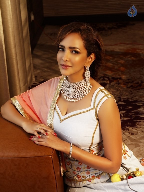 Lakshmi Manchu New Photos - 10 / 11 photos