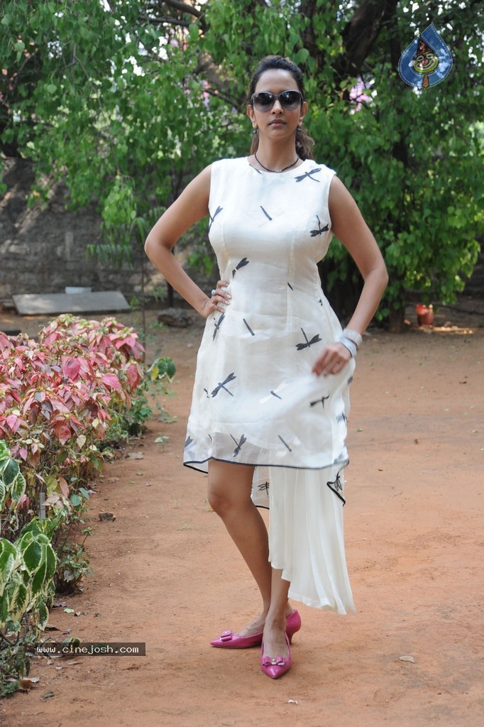 Lakshmi Manchu New Stills - 42 / 82 photos