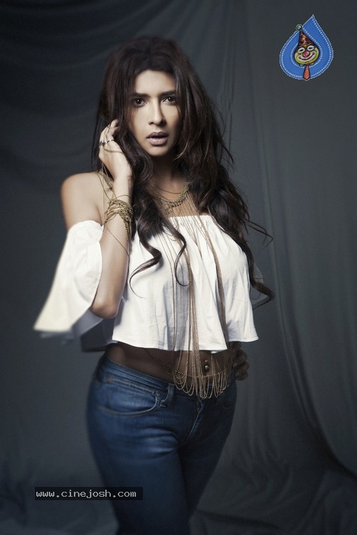 Lakshmi Manchu New Stills - 7 / 10 photos