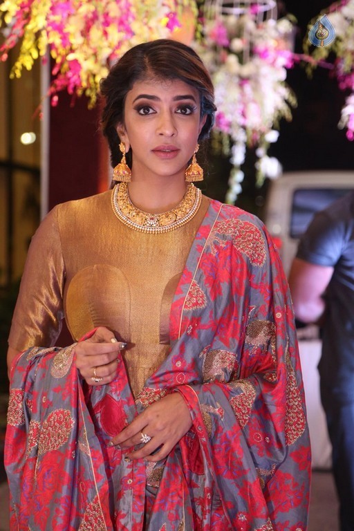 Lakshmi Manchu New Stills - 6 / 32 photos