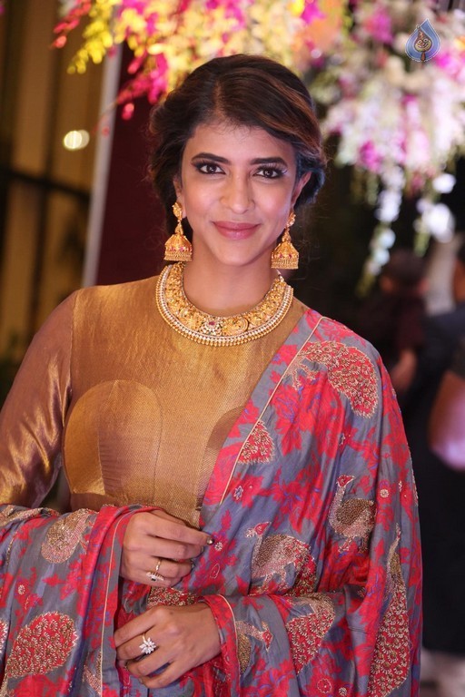 Lakshmi Manchu New Stills - 15 / 32 photos