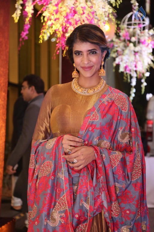 Lakshmi Manchu New Stills - 22 / 32 photos