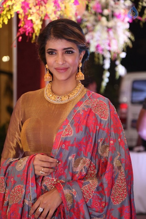 Lakshmi Manchu New Stills - 24 / 32 photos