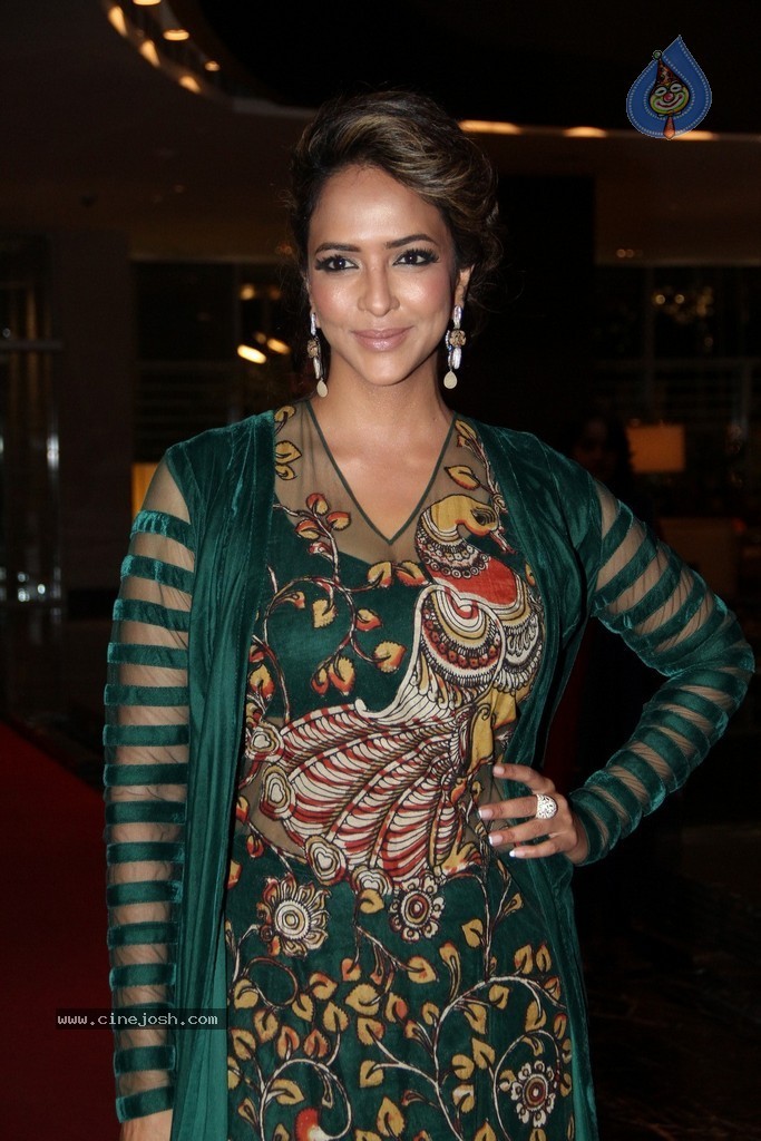 Lakshmi Manchu Stills - 26 / 39 photos