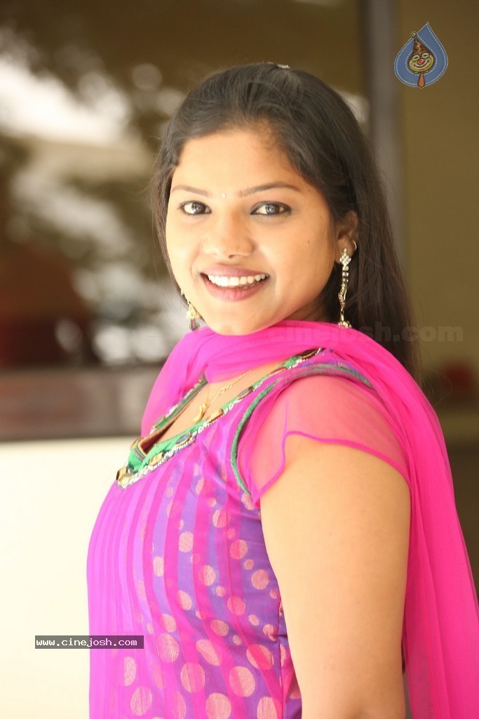 Lakshmi Priya New Photos - 17 / 57 photos