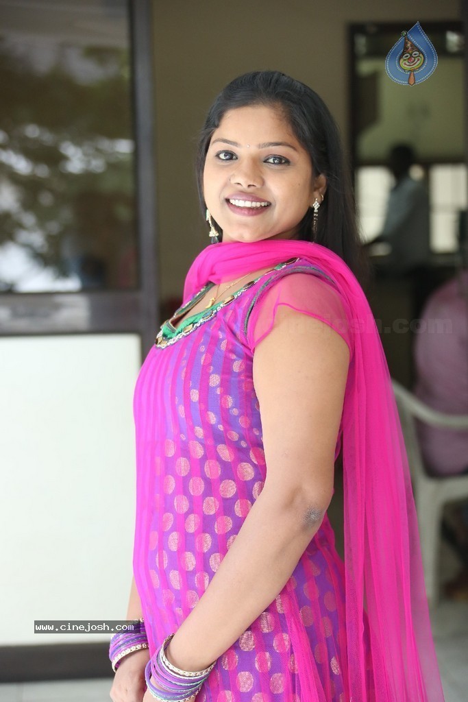 Lakshmi Priya New Photos - 28 / 57 photos