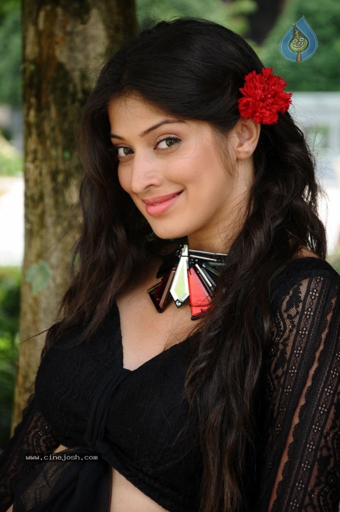 Lakshmi Rai Hot Photos - 29 / 37 photos