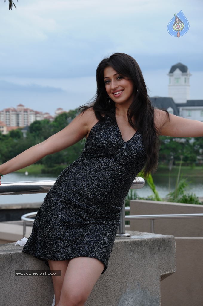 Lakshmi Rai Hot Photos - 31 / 37 photos