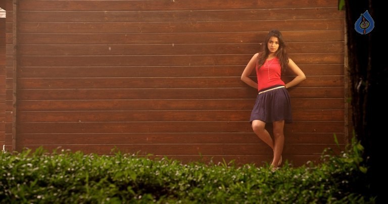 Latha Hegde in Tuntari - 9 / 18 photos