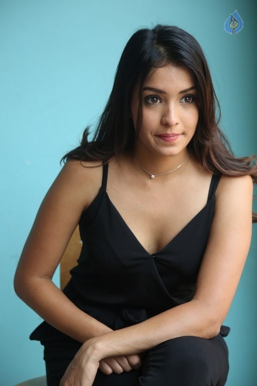 Latha Hegde New Photos - 23 / 62 photos