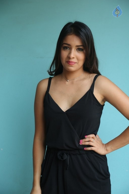 Latha Hegde New Photos - 25 / 62 photos