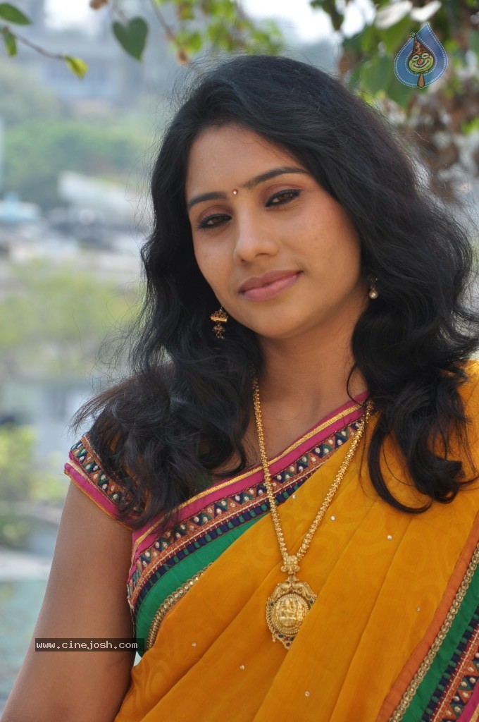 Latha Stills - 29 / 29 photos