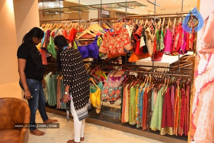 Lavanya Tripathi Launches Swaroopa Reddy Boutique-Photos - 26 / 42 photos