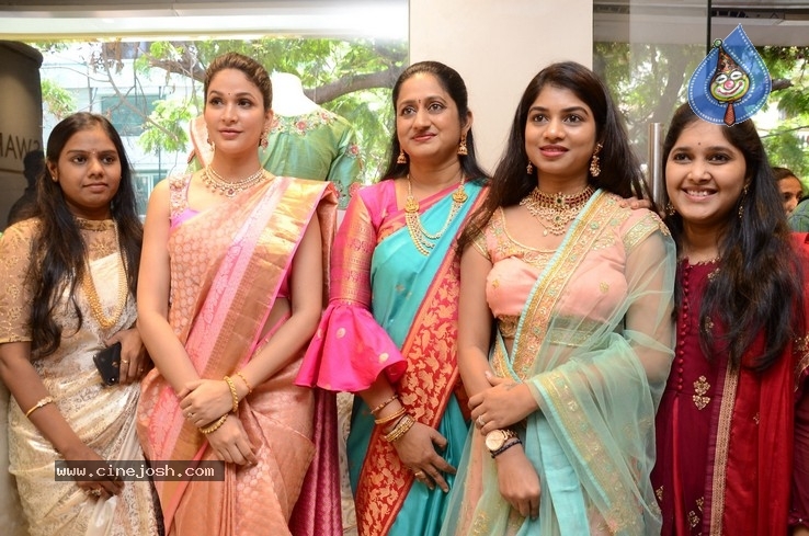 Lavanya Tripathi Launches Swaroopa Reddy Boutique-Photos - 32 / 42 photos