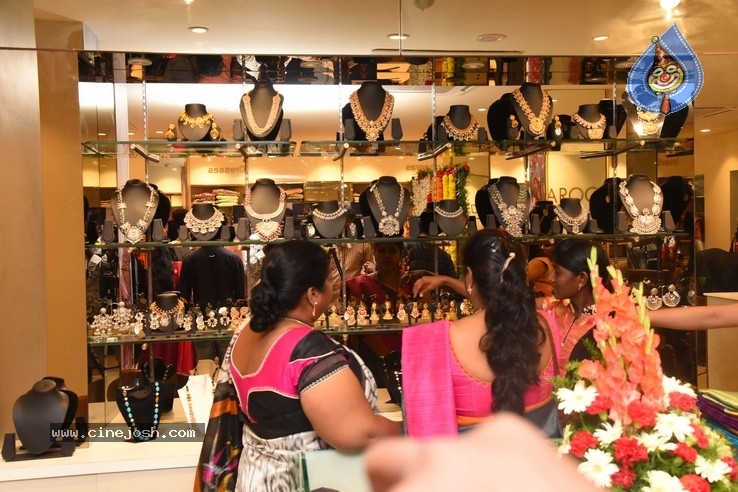 Lavanya Tripathi Launches Swaroopa Reddy Boutique-Photos - 39 / 42 photos