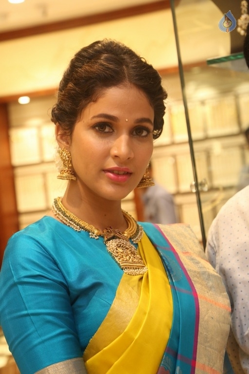 Lavanya Tripathi New Stills - 1 / 15 photos