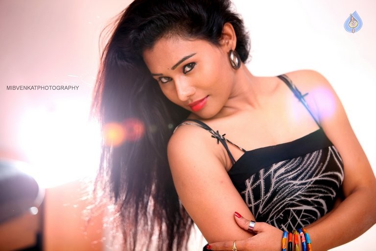 Leesa Latest Photos - 26 / 50 photos